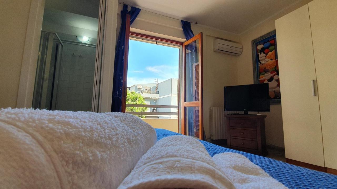 Em Holiday Apartment Quartu Sant'Elena Eksteriør billede