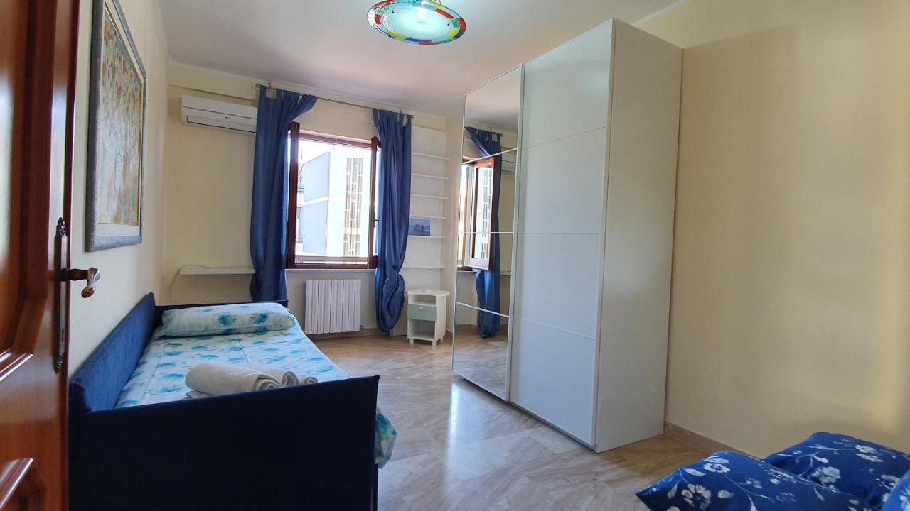Em Holiday Apartment Quartu Sant'Elena Eksteriør billede